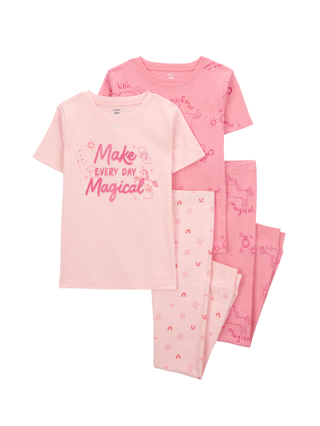 Set de dos pijamas para niña en color coral con estampados y frases motivadoras.