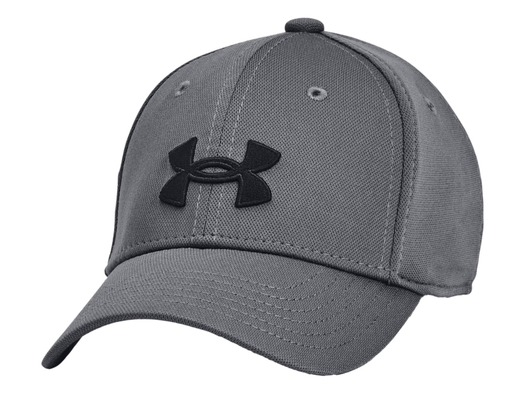 Gorra deportiva Under Armour de color gris con logotipo negro bordado en el frente y visera curva.