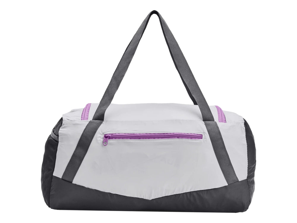 Bolsa de deporte Under Armour en color gris con detalles en morado y correas ajustables.