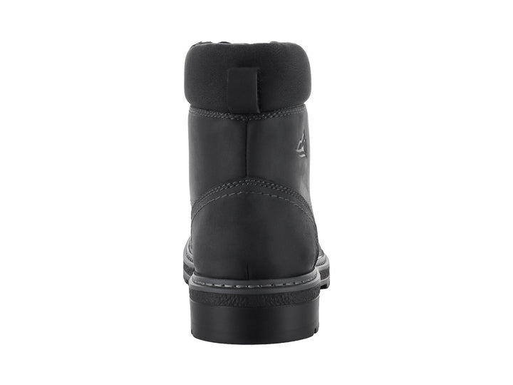 Botín negro de cuero mate con cordones y suela dentada.