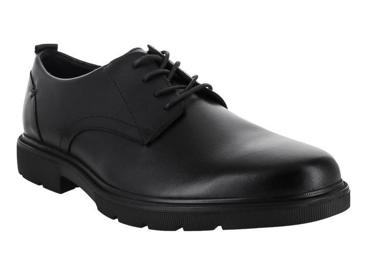 Zapato casual para Hombre de cuero negro con agujetas y suela gruesa.
