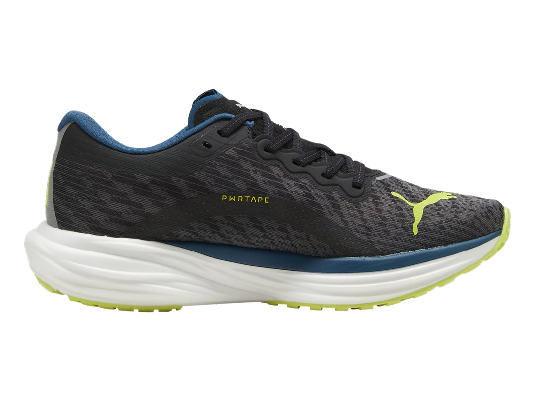 Tenis PUMA Deviate Nitro 2 en color negro con detalles en azul y lima, suela blanca gruesa para correr.