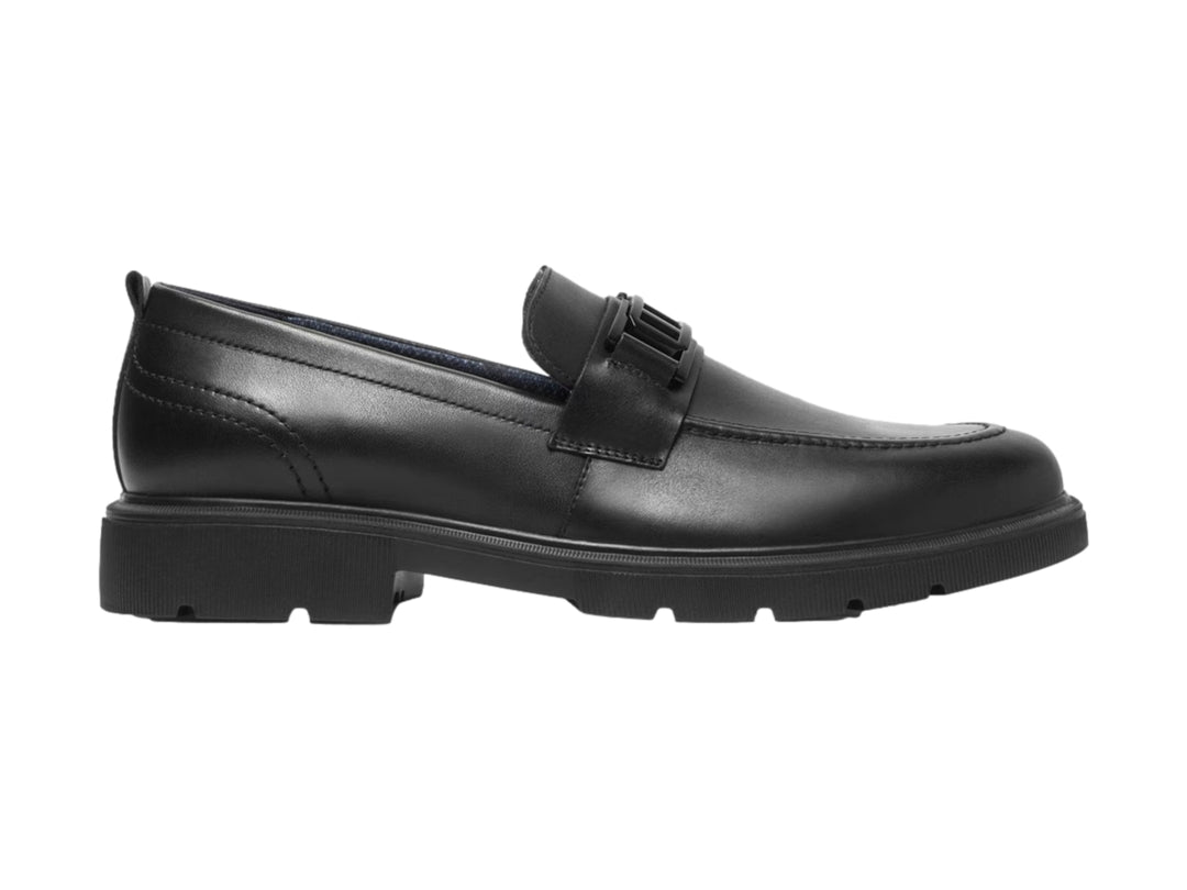 Zapato loafer de cuero negro para Hombre con suela gruesa y detalle de hebilla.