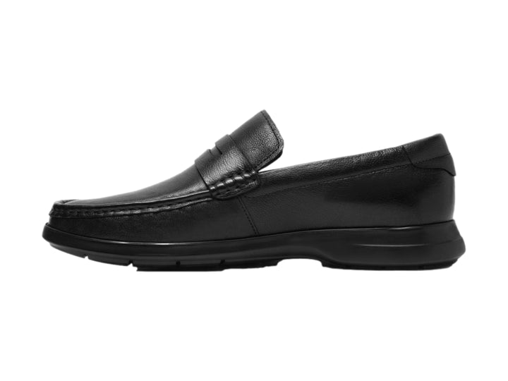 Zapato mocasín de cuero color negro para hombre.