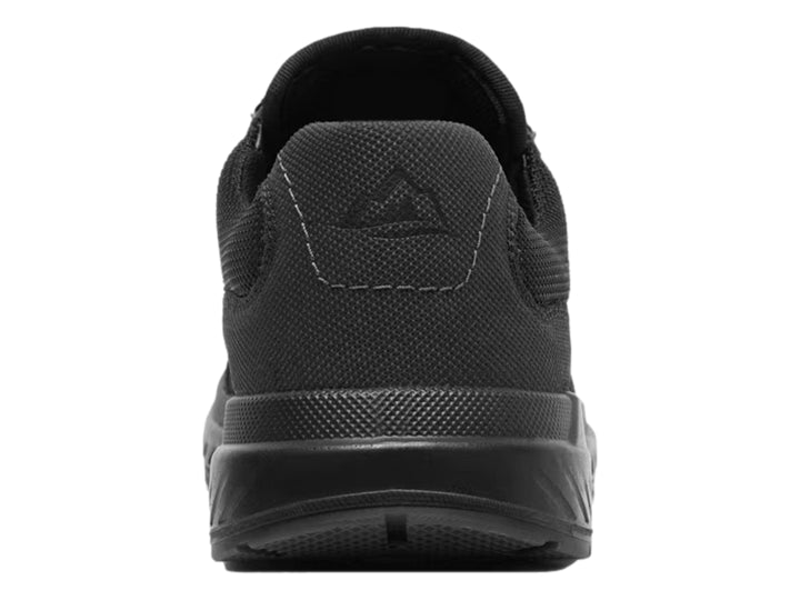 Zapato deportivo Flexi color negro con detalles en malla y cordones.