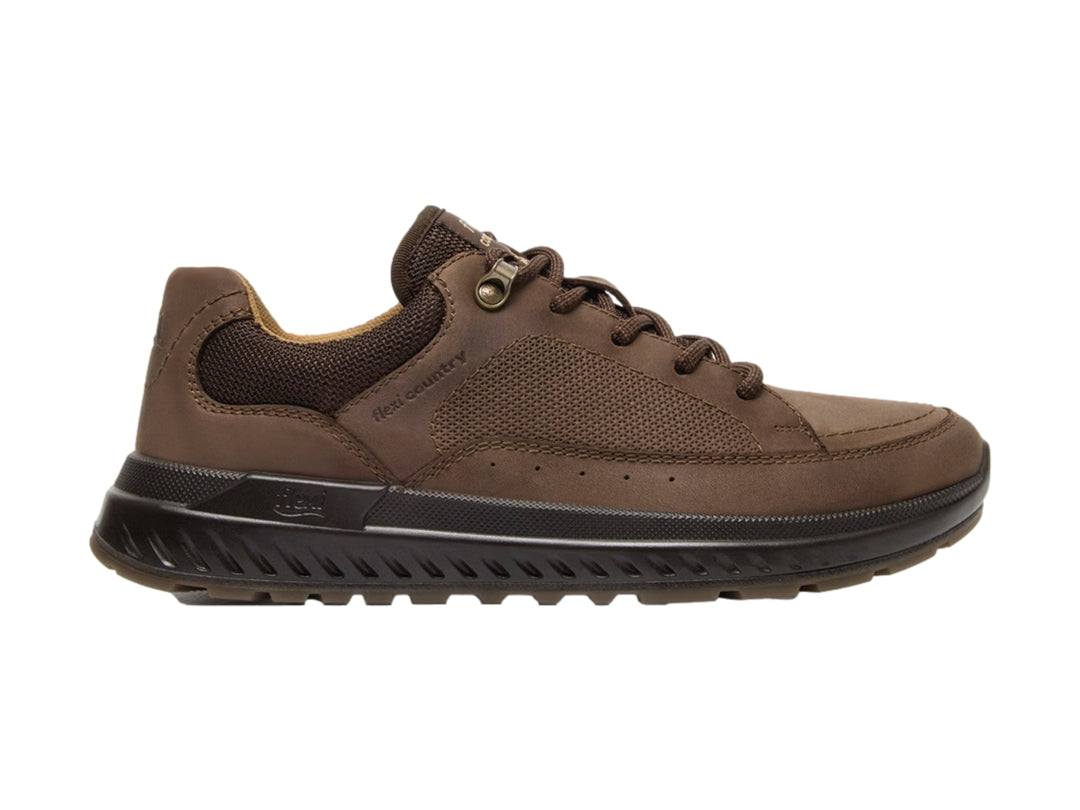 Zapato casual Flexi color chocolate de cuero vacuno con agujetas y suela robusta.
