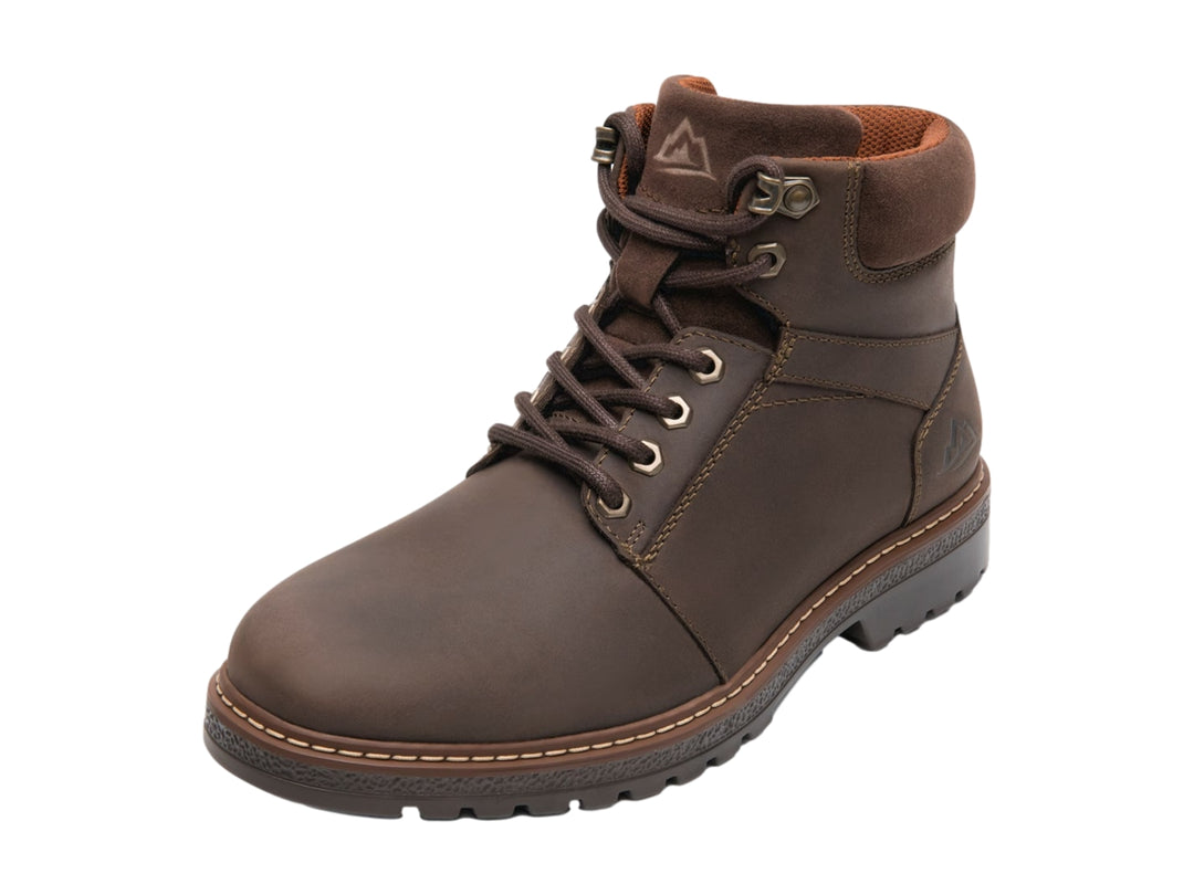 Bota casual de cuero color café con cordones y suela track de la marca Flexi.