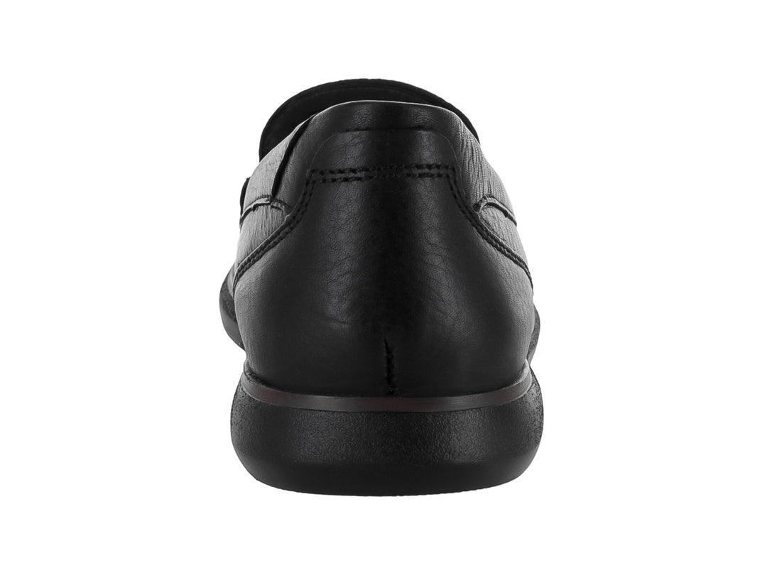 Zapato mocasín Flexi de cuero negro para hombre, estilo casual.