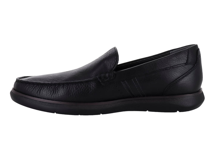 Zapato mocasín Flexi de cuero negro para hombre, estilo casual.