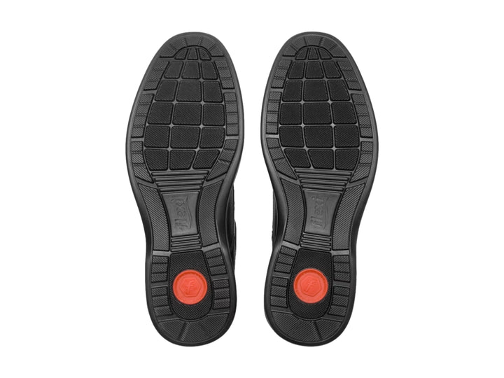 Bota corta de cuero negro para hombre con agujetas y suela negra.