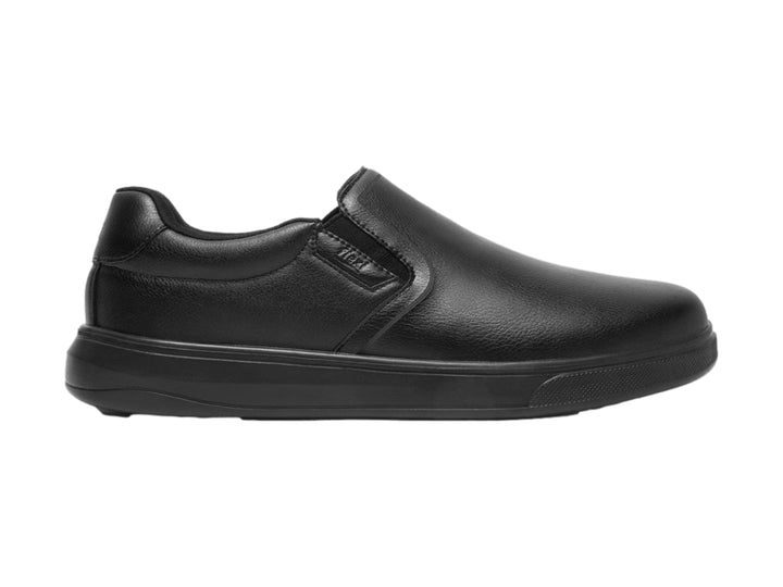 Zapato Flexi modelo Fraser en cuero vacuno color negro, estilo slip-on con suela cómoda y acabado mate.