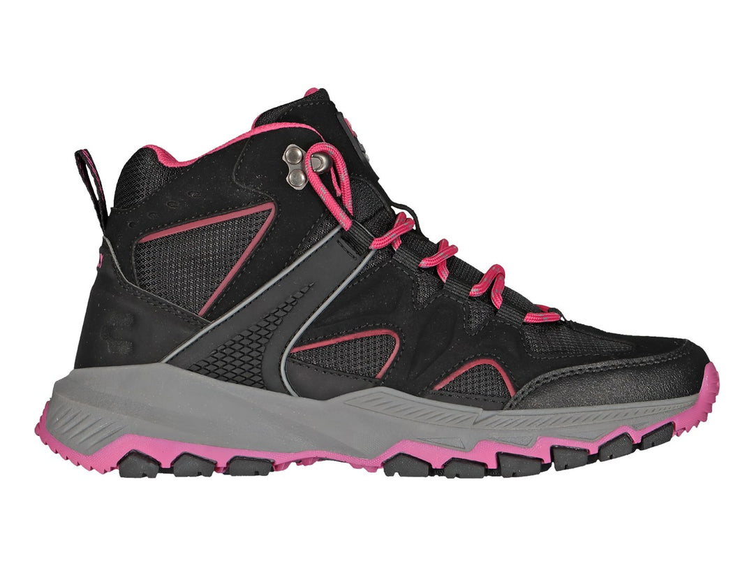 Zapato deportivo tipo botín color negro con detalles en rosa y suela gris y rosa.