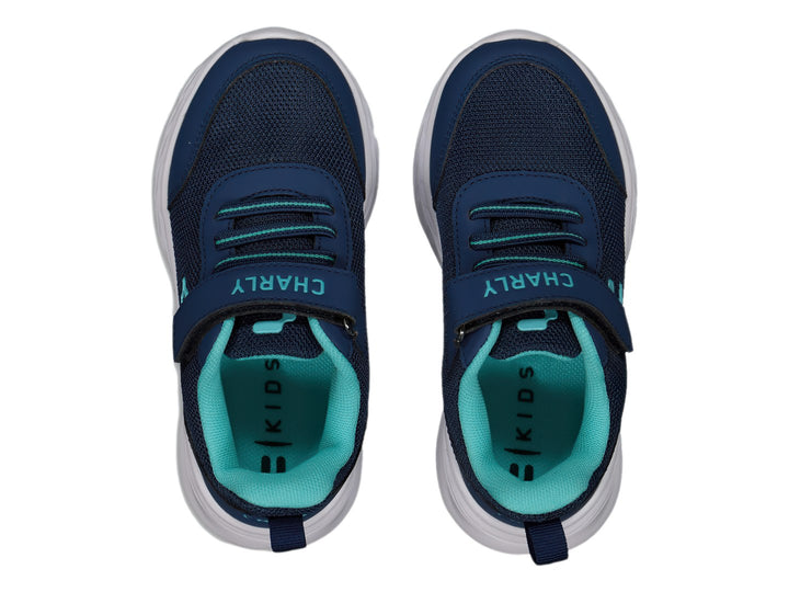 Tenis deportivos Charly color azul marino con suela blanca y detalles en turquesa.