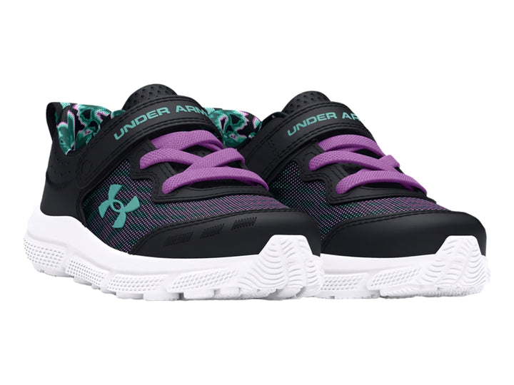 Tenis deportivos Under Armour negros con suela blanca y detalles en morado y turquesa.