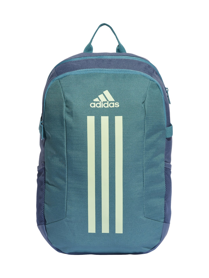 Mochila Adidas color azul con tres franjas blancas verticales y logotipo frontal blanco.