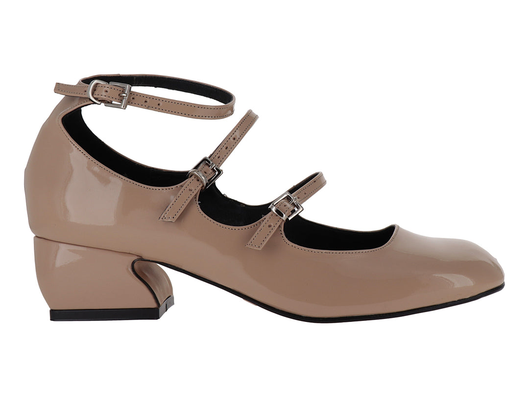 Zapato de charol color nude con tacón cuadrado y tres correas con hebilla para Niña.