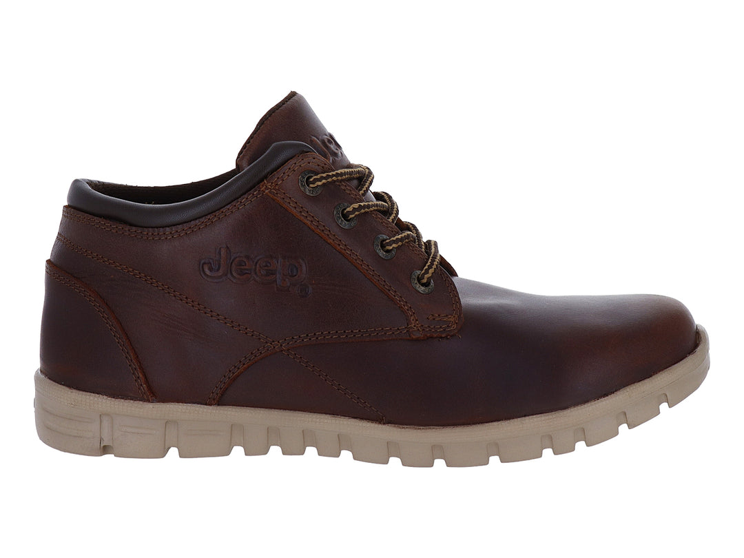 Botín casual de cuero color marrón roble con suela beige y agujetas, marca Jeep.