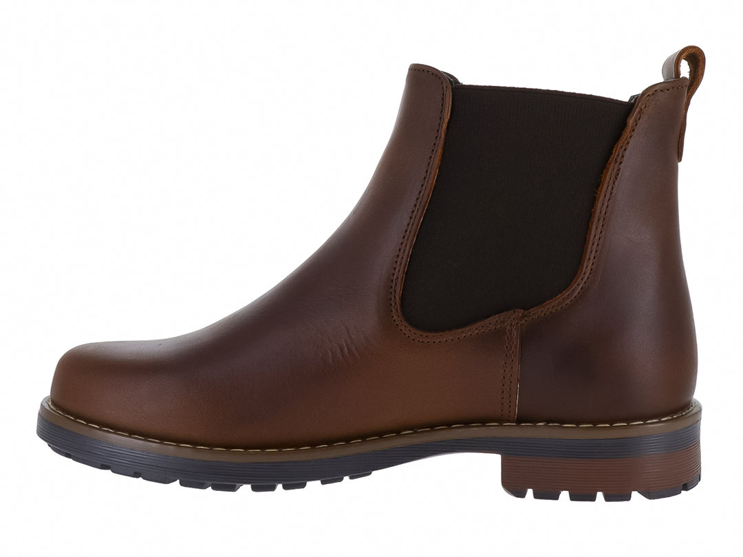 Bota casual marca Jeep en color café con suela negra y panel lateral elástico.