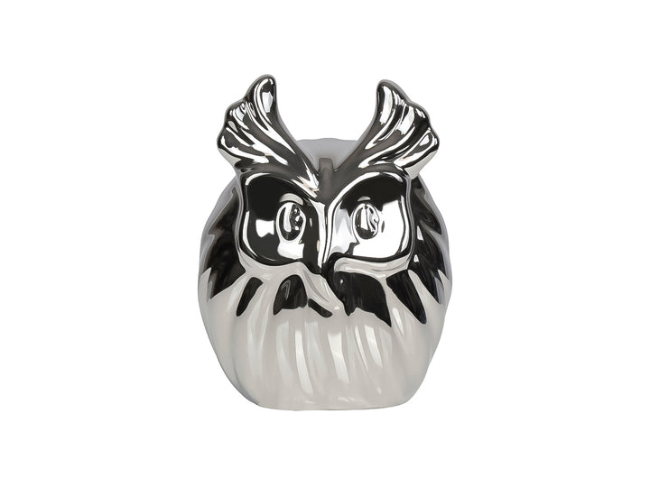 Figura decorativa de un búho en color plata con acabado metálico brillante.