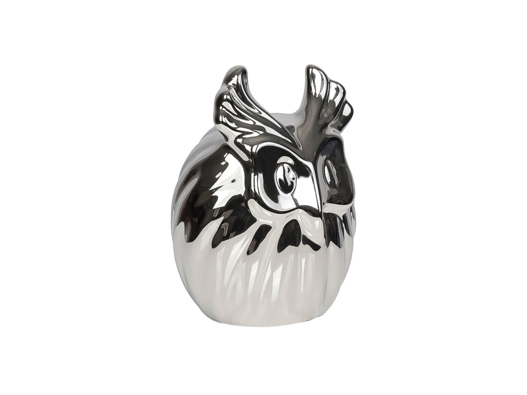 Figura decorativa de un búho en color plata con acabado metálico brillante.