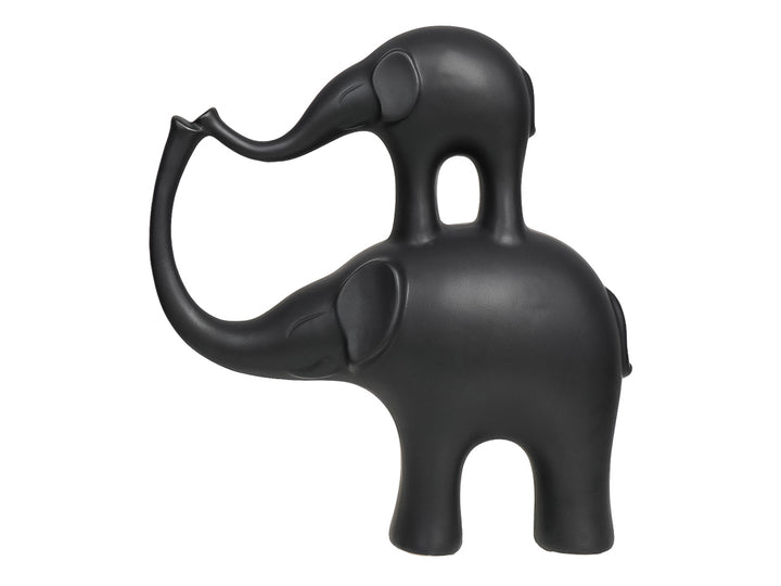 Figura decorativa de cerámica color chocolate que representa a un elefante pequeño sobre uno grande con trompas entrelazadas.