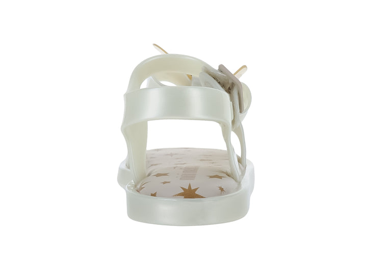 Sandalia blanca para bebé de Mini Melissa con adorno de mariposa y estrellas doradas.