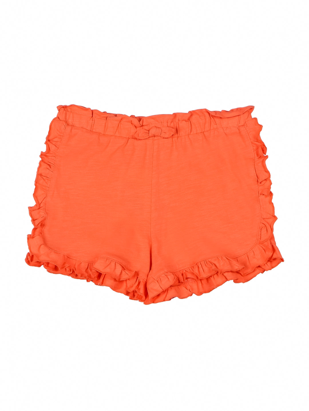 Shorts color naranja para niña con detalles de holanes en los bordes y cintura elástica.
