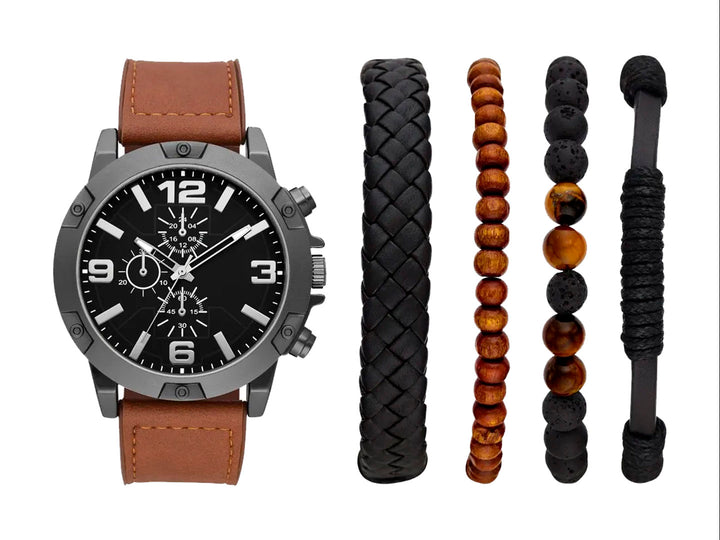 Set de 5 piezas para hombre que incluye un reloj con correa café y cuatro pulseras coordinadas en tonos negro y café.