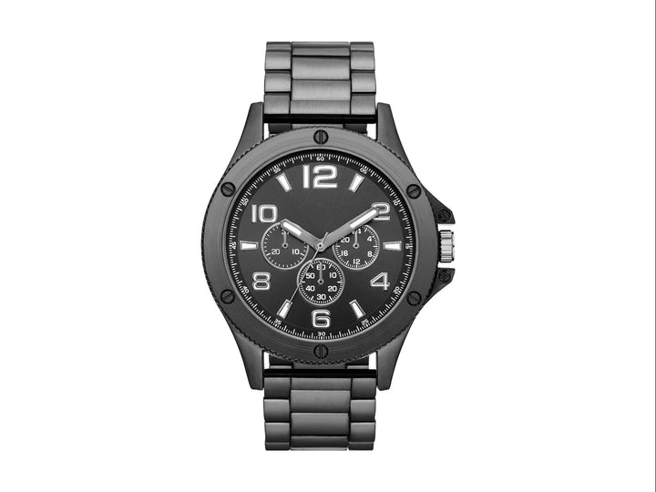 Set de 3 piezas para hombre en color negro mate que incluye un reloj cronógrafo, una pulsera y un collar con dije de cruz.