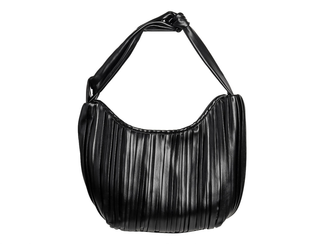 Bolso hobo negro con textura plisada y asa con detalle de nudo.
