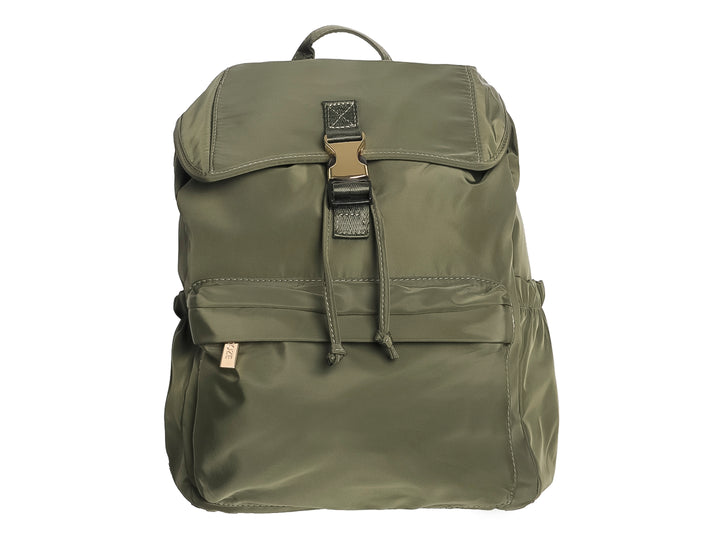 Mochila escolar color verde con cierre de hebilla dorada y bolsillo frontal.