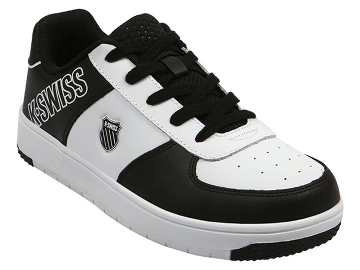 Tenis deportivos K-Swiss para niños en colores blanco y negro con agujetas.