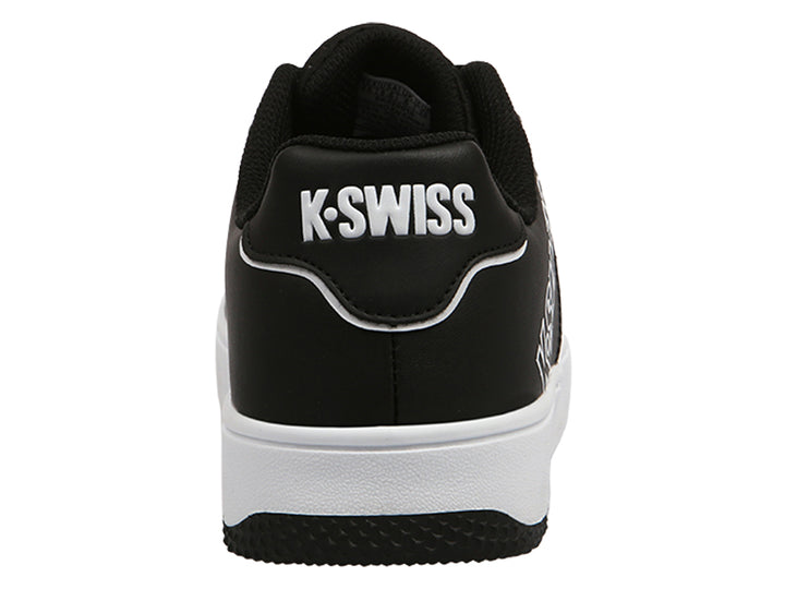 Tenis deportivos K-Swiss para niños en colores blanco y negro con agujetas.
