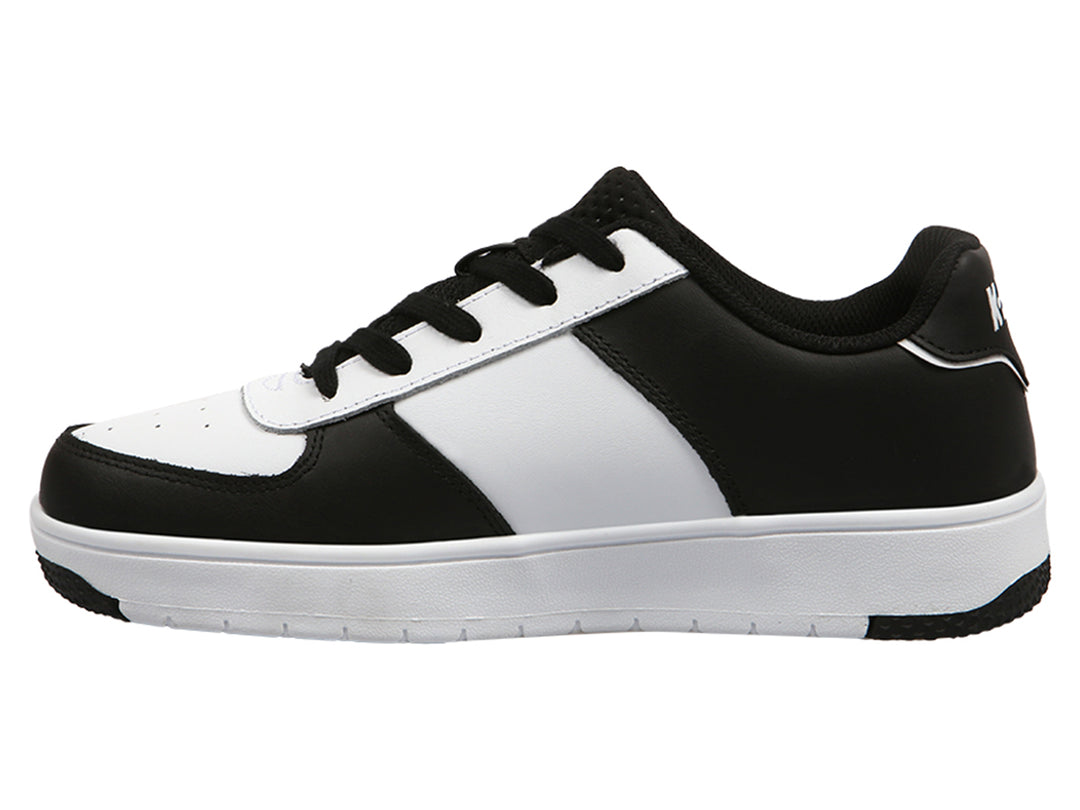 Tenis deportivos K-Swiss para niños en colores blanco y negro con agujetas.