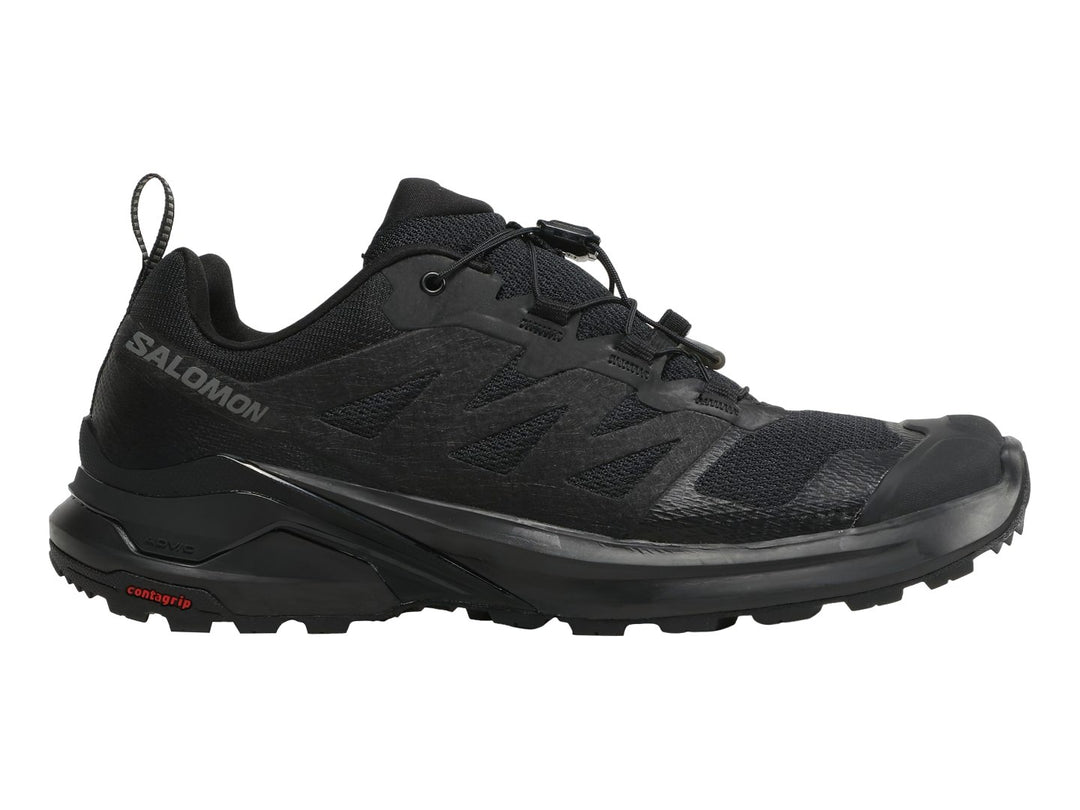Zapato deportivo Salomon X-Adventure color negro con suela de agarre y tejido transpirable.