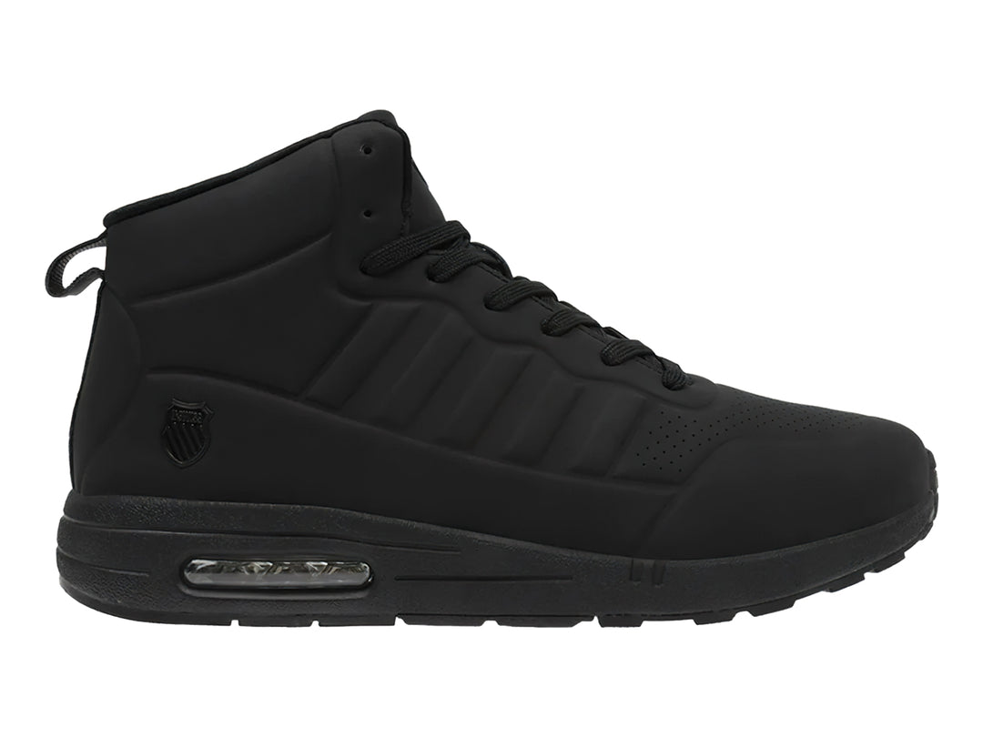 Tenis K-Swiss de bota color negro monocromático con diseño deportivo y suela amortiguada.