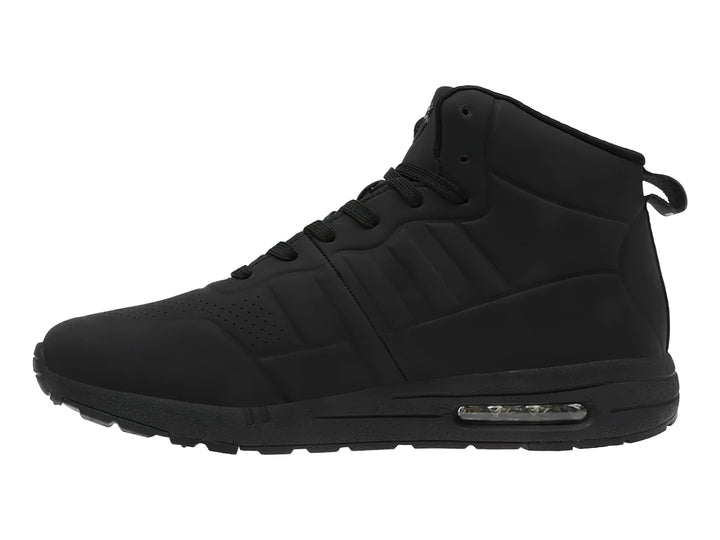 Tenis K-Swiss de bota color negro monocromático con diseño deportivo y suela amortiguada.