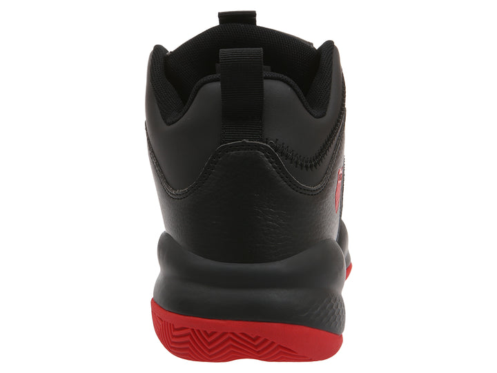 Tenis de baloncesto K-Swiss de corte alto en color negro con suela roja.