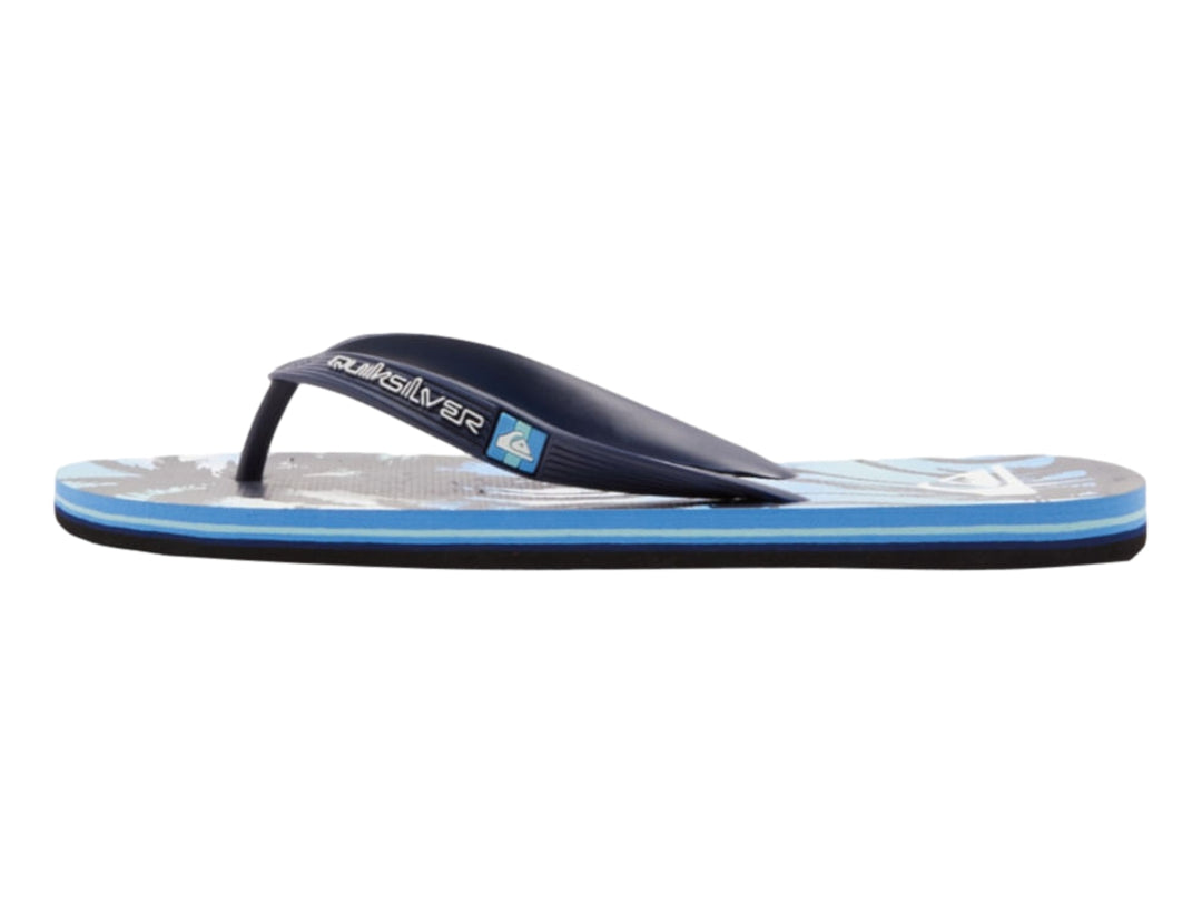 Sandalias Quiksilver en color azul y negro con estampado gráfico en la plantilla.