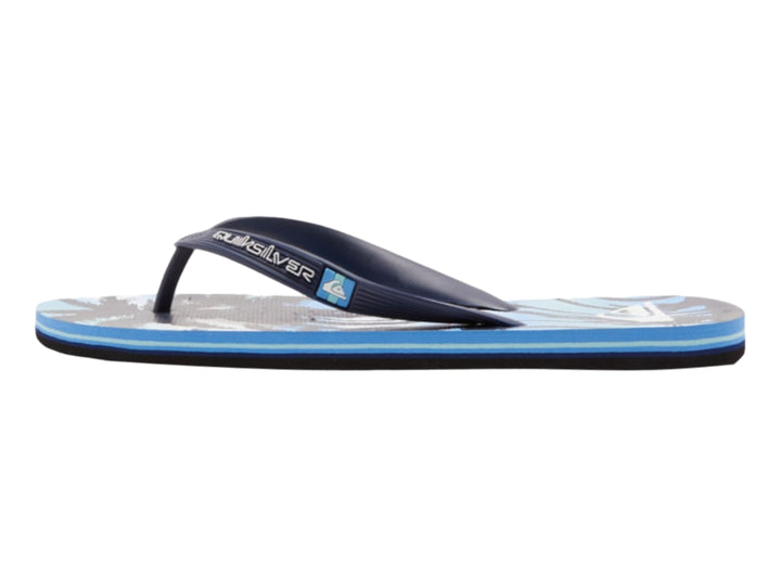 Sandalias Quiksilver en color azul y negro con estampado gráfico en la plantilla.