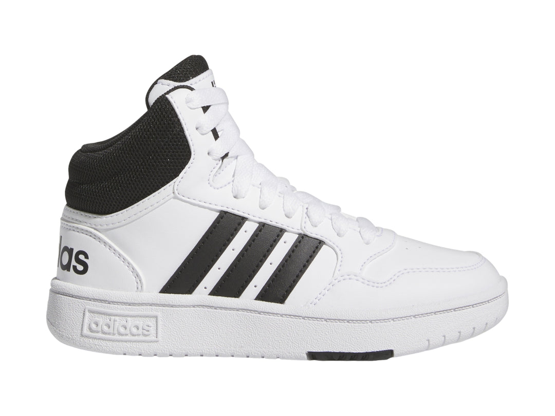 Tenis Adidas Hoops 3.0 Mid color blanco con cuello y franjas negras.