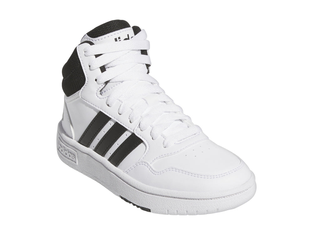 Tenis Adidas Hoops 3.0 Mid color blanco con cuello y franjas negras.