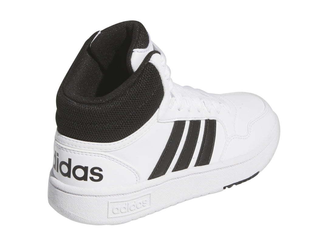 Tenis Adidas Hoops 3.0 Mid color blanco con cuello y franjas negras.