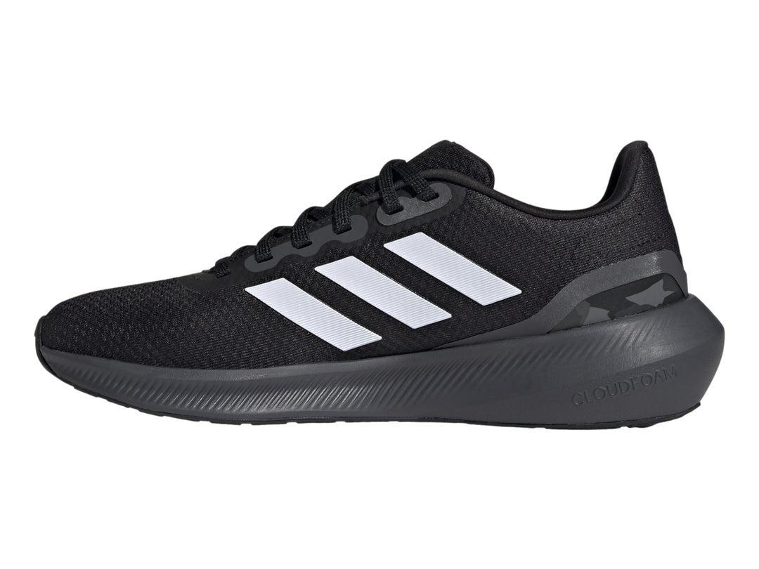 Tenis deportivos Adidas Runfalcon 3.0 color negro con tres franjas blancas laterales y suela gris oscuro.