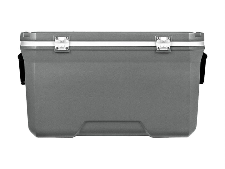 Hielera Coleman de color gris con capacidad de 150 QT, diseño robusto y tapa blanca.