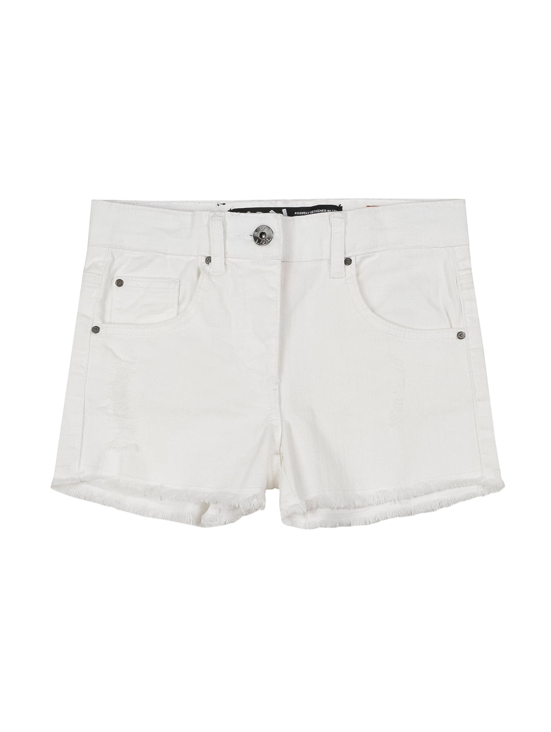 Shorts blancos de mezclilla para niña con acabado deshilachado en el ruedo.