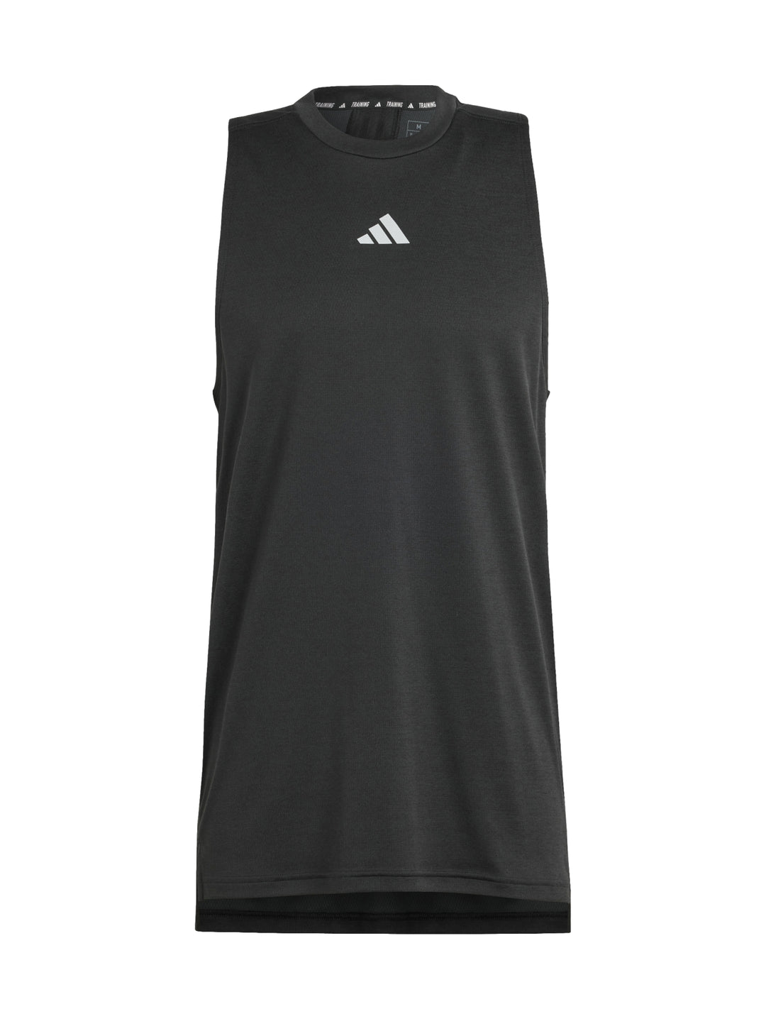 Hombre vistiendo una camiseta deportiva sin mangas de color negro con logotipo de Adidas en el pecho.