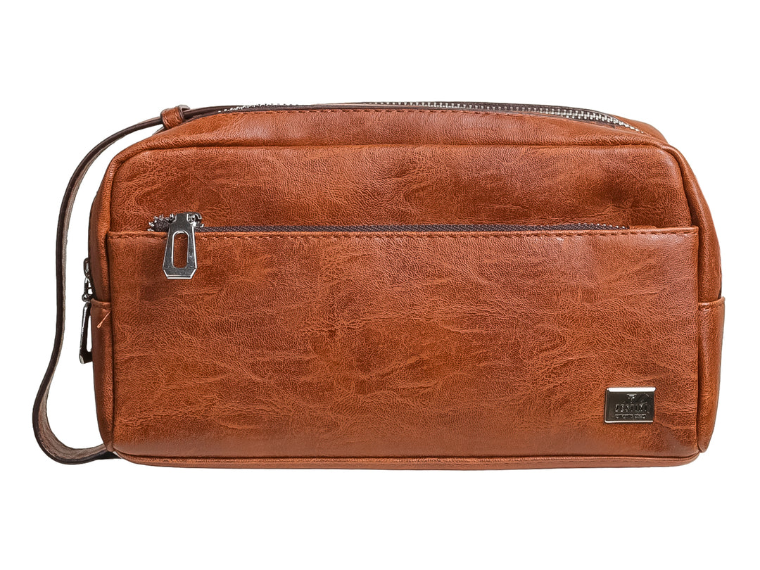 Bolso estilo cartera color marrón con textura de cuero sintético y cierres plateados.