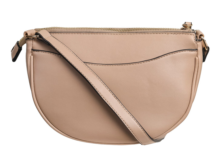 Bolso Felianna color taupe con forma semicircular, cierre superior y un accesorio de borla colgante en tono dorado.