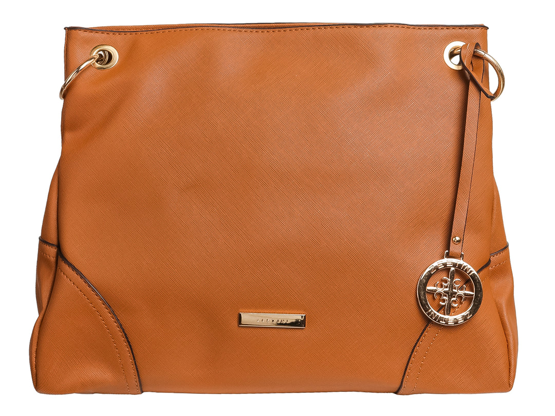 Bolso de hombro color marrón con detalles y herrajes en tono dorado sobre fondo blanco.